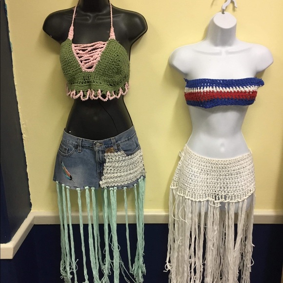 Dominican themed two piece - Picture 3 of 3